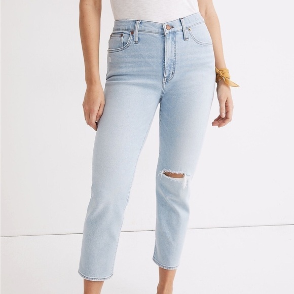 Madewell Mid-Rise Classic Straight Jeans in Wellingford Wash: Knee-Rip Edition - Picture 1 of 14